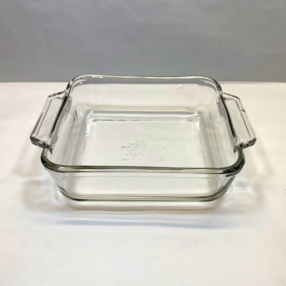 Anchor Hocking clear glass baking dish 8x8